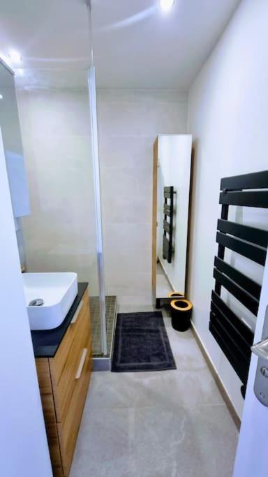 Le Clerville Renove Terrasse Climatisation Parking Sete Ngoại thất bức ảnh